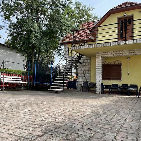 Edu Apartman Hajdúszoboszló Dış mekan fotoğraf