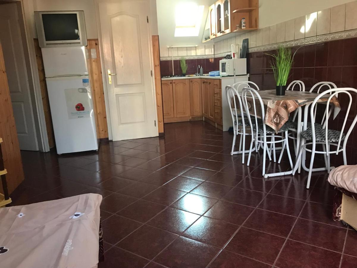 Edu Apartman Hajdúszoboszló Dış mekan fotoğraf